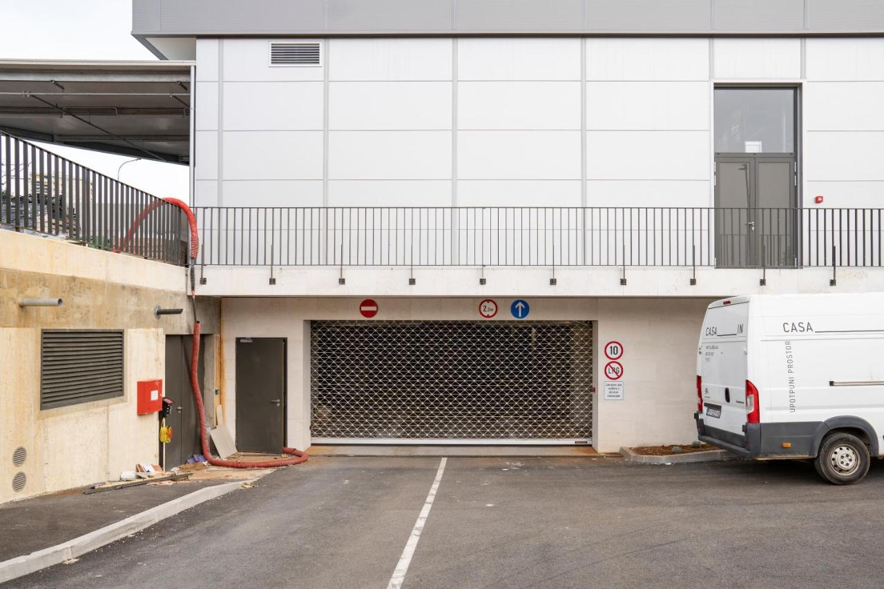Mannequin: Sea View, Private Parking In The Garage Daire Rijeka Dış mekan fotoğraf
