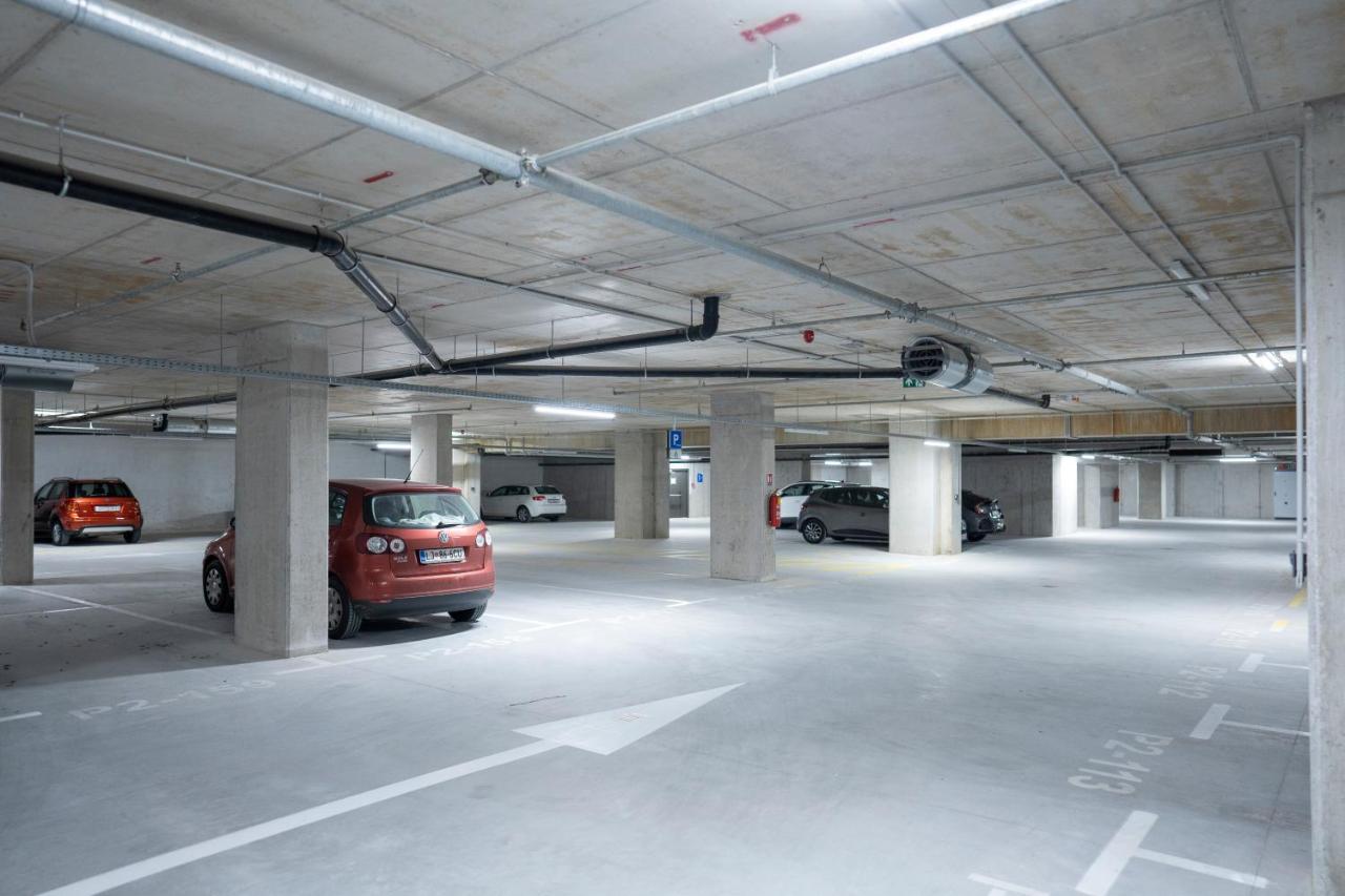 Mannequin: Sea View, Private Parking In The Garage Daire Rijeka Dış mekan fotoğraf